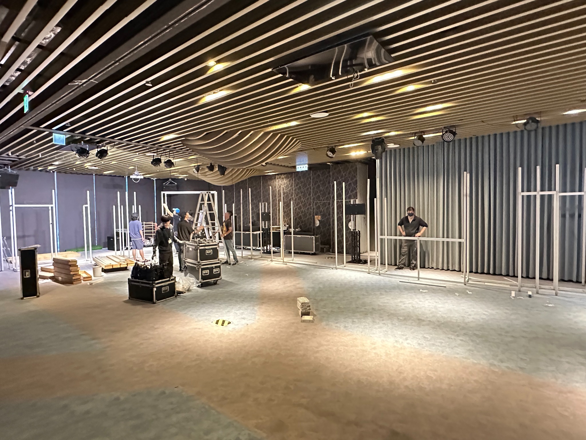 LINE 發布會開始搭建結構的現場